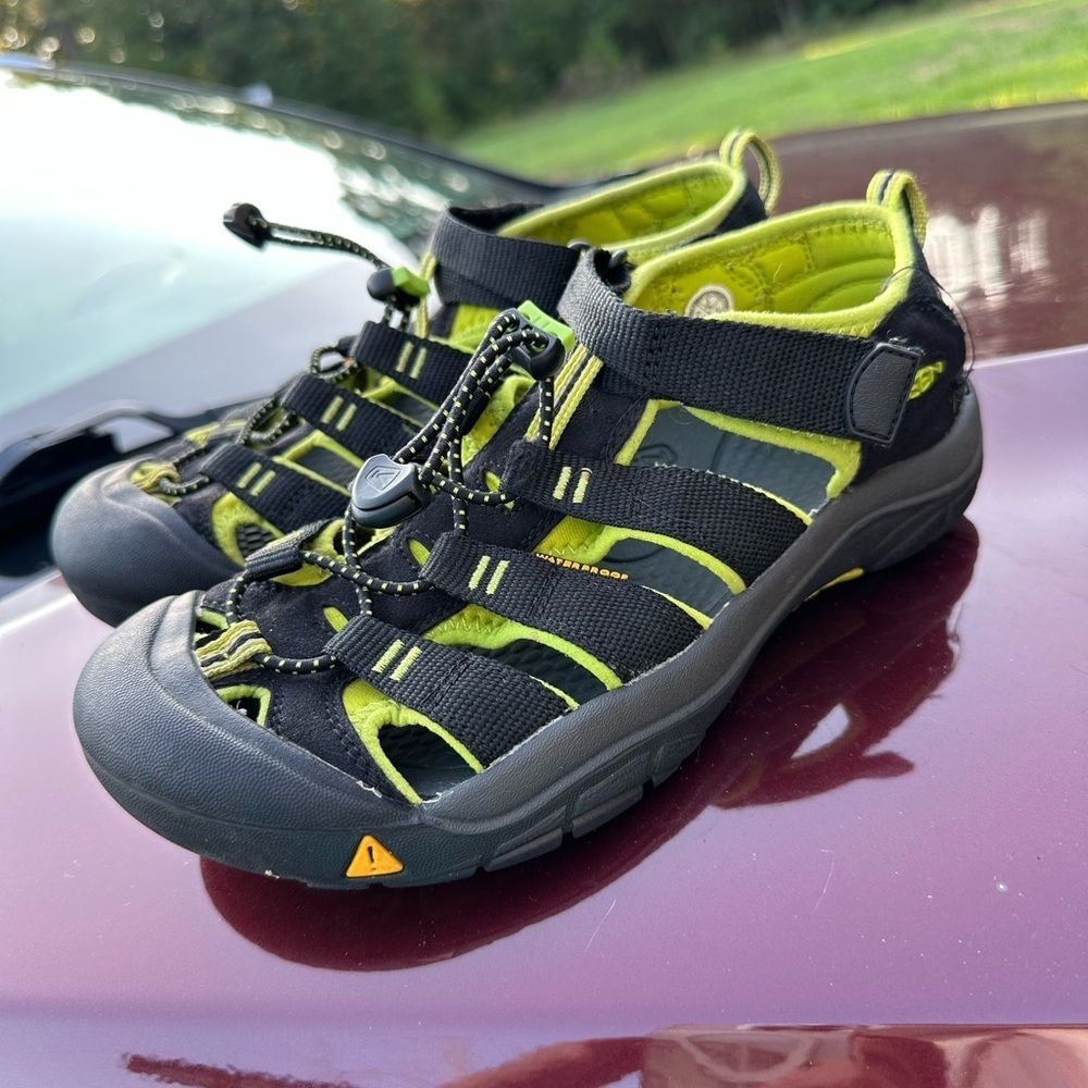 KEEN Women's Black and Lime Sandals - Picture 4 of 7